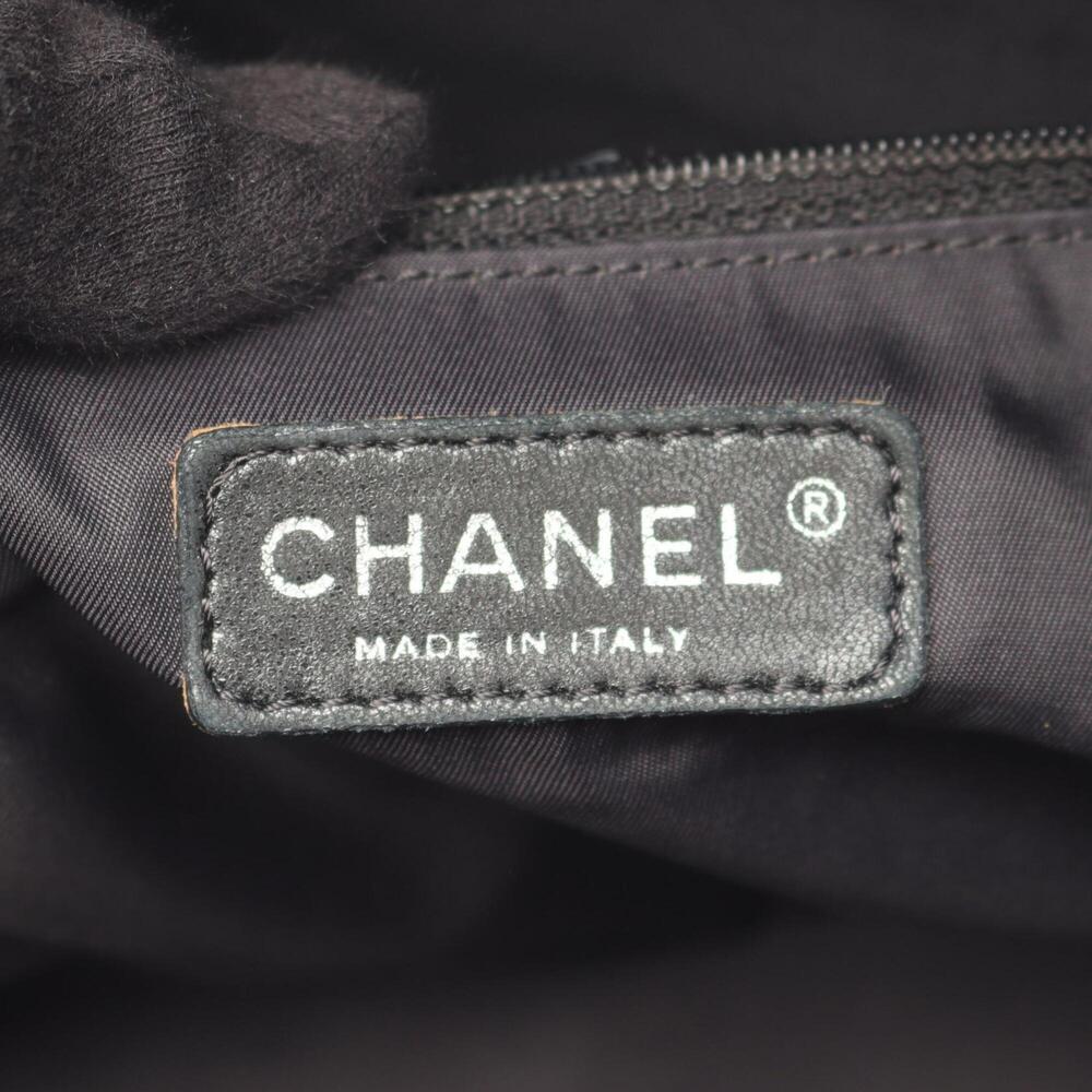 CHANEL Black Leather Tote Bag - Picture 4 of 15